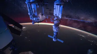 ISS'de Ay'ın batışı ve güneşin doğuşu görüntülendi