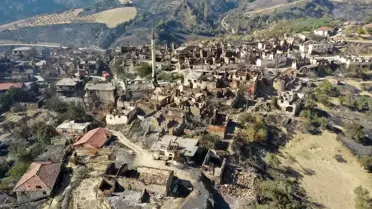 Manisa'nın Gördes ilçesindeki orman yangınlarına müdahale sürüyor