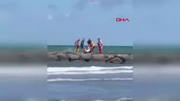 Samsun'da Denizde Boğulma Tehlikesi Geçiren Aile Kurtarıldı