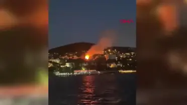 Büyükada'da 2 katlı binada yangın-1