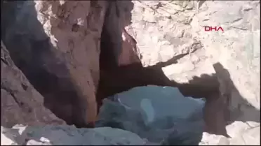 KARS Dağcılık Kulübü Üyeleri Cilo Dağı'na Türk Bayrağı Açtı