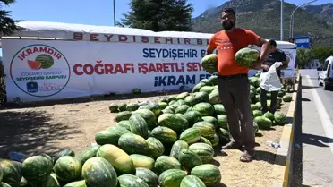 Seydişehir'in coğrafi işaretli karpuzu sürücülere ikram edildi
