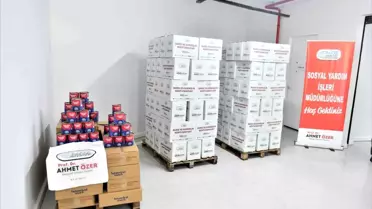Esenyurt Belediyesi İhtiyaç Sahiplerine Yardım Kolisi Dağıtıyor