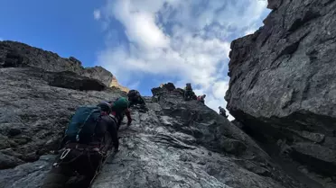 Asya Dağcılık ve Doğa Sporları Kulübü Üyeleri Verçenik Tepesi'ne Tırmandı