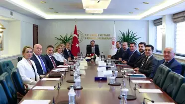 Jeotermal Enerji Derneği Yönetim Kurulu Enerji ve Tabii Kaynaklar Bakanı'nı ziyaret etti