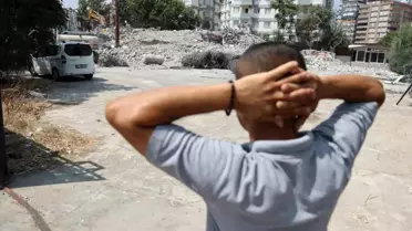 Adana'da Kahramanmaraş merkezli depremlerde hasar gören 9 okulda yıkım çalışması başladı