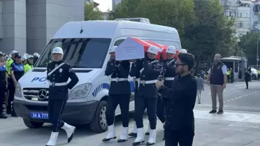 İstanbul Esenler'de şehit düşen polis memuru için tören düzenlendi
