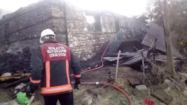 Malatya'nın Arguvan ilçesinde ev yangında küle döndü