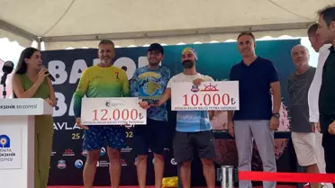 Antalya'da düzenlenen balon balığı avlama yarışmasında birinci olan balık 90 santimetre ve 4 kilo 40 gram ağırlığındaydı