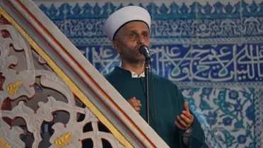ABD'de sokak müzisyenlerine ilahiyle eşlik eden imam büyük ilgi gördü