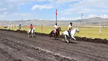 Ardahan'da Geleneksel Rahvan Atları Yarışları'nda Final Heyecanı