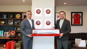 Gençlik ve Spor Bakanı Yardımcısı Dr. Enes Eminoğlu, TFF Başkanı İbrahim Ethem Hacıosmanoğlu'nu ziyaret etti
