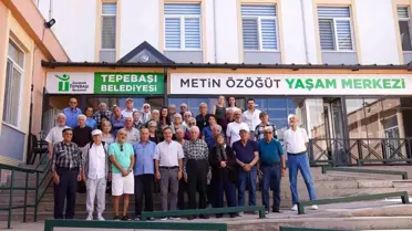 Tepebaşı Belediye Başkanı Dt. Ahmet Ataç, Metin Özöğüt Yaşam Merkezi sakinlerini ziyaret etti