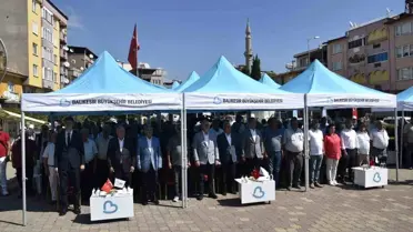 Balıkesir Büyükşehir Belediyesi, Dursunbey'de Çiftçilere Salça Makinesi Dağıttı