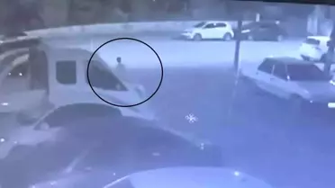 Hatay'da Otomobil Kontrolden Çıkarak Park Halindeki Araçlara Çarptı