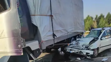 Konya'da otomobilin kamyona çarptığı kazada 3 kişi hayatını kaybetti
