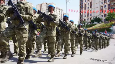 Şırnak'ta 30 Ağustos Zafer Bayramı kutlamalarında komandolar ilgi gördü