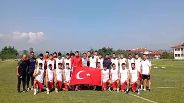 Zonguldak Kömürspor, 30 Ağustos Zafer Bayramı'nda Türk Bayrağı Açarak Kutladı