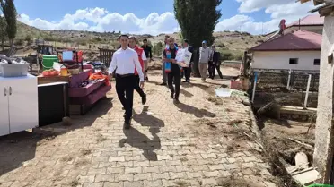 Sivas'ın Ulaş Kaymakamı Eskikarahisar köyünde incelemelerde bulundu