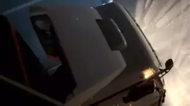 Tır sürücüsü ters yönden seyir ederek trafik polisine takıldı