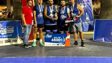İzmir Büyükşehir Belediyesi 3x3 Streetball İzmir Cup'ta Şampiyonlar Belli Oldu