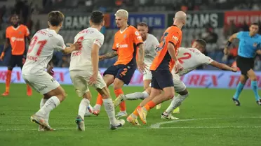 Başakşehir FK, Antalyaspor'u 5-2 mağlup etti