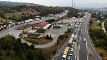 Bolu Dağı'nda Tünel Çalışmaları Nedeniyle Araç Kuyrukları Oluştu