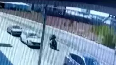 MHP Kars Belediye Başkanı'nın kardeşinin aracı kurşunlandı