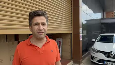 İstanbul'da sağanak yağış nedeniyle elektronik eşya deposu su bastı