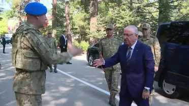 Milli Savunma Bakanı Güler, Eğirdir Dağ Komando Okulu'nda Eğitim Yılı Açılış Törenine Katıldı
