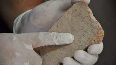 Silifke Kalesi'nde Tılsımlı Mezar Tableti Keşfedildi
