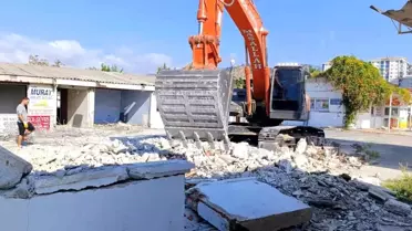 Söke Belediyesi Eski Otogar Alanında Yıkım Çalışmalarına Başladı