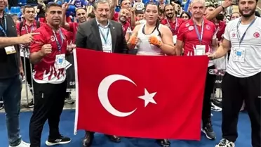 Özge Güder, Kick Boks Gençler Dünya Şampiyonası'nda Altın Madalya Kazandı