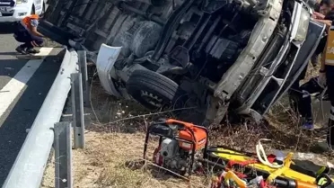 Aksaray'da Takla Atan Minibüste Genç Sürücü Hayatını Kaybetti