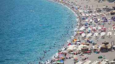 Antalya'da Kaçak Turist Rehberliği Yapan Yabancılar