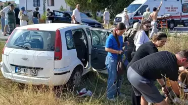 Ayvalık'ta İki Otomobilin Karıştığı Kazada İki Yaralı