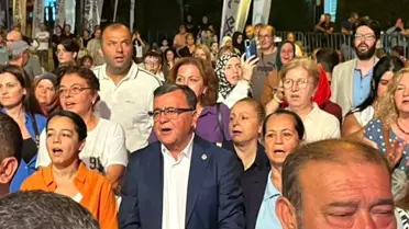Altıeylül Belediye Başkanı Hakan Şehirli Konseri Ayakta İzledi