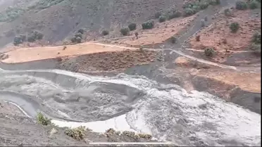 Gökdere'de Sel: 10 Köyün Yolu Kapandı