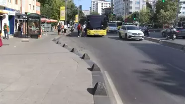 Kadıköy'de Otobüs Silecekleri Kırıldı