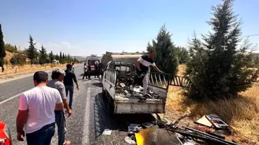 Adıyaman'da Kamyonetin Kasasındaki Kağıtlar Alev Aldı