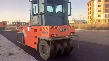 Kars'ta Yeni Otogar Yolları Sıcak Asfaltla Kaplanıyor