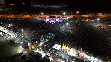 Şevval Sam'dan MotoFest'te Motorlu Sürpriz
