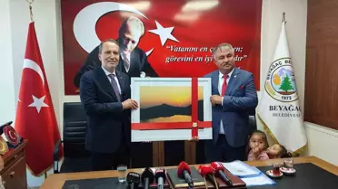 YRP Genel Başkanı Fatih Erbakan, Beyağaç Belediye Başkanı Sezayi Pütün'e Teşekkür Etti