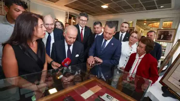 Özgür Özel Pembe Köşk'teki Sergiyi Ziyaret Etti