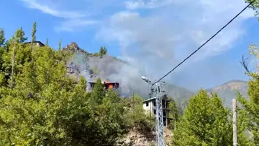 Adana'nın Feke ilçesinde ev yangını