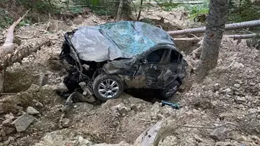 Bolu'da Uçuruma Yuvarlanan Araç Bulundu