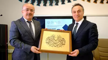 TOGÜ Rektörü Fatih Yılmaz, Tokat Anadolu İmam Hatip Lisesinde açılış dersi verdi