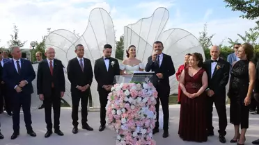 Özgür Özel ve Kılıçdaroğlu Nikah Şahidi Oldu