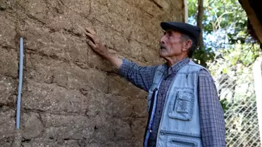 80 Yaşındaki Usta Hala Kerpiç Döküyor