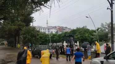Tirebolu'da Sağanak Hayatı Olumsuz Etkiledi